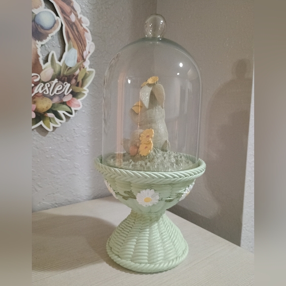 13" Easter Bunny Cloche Egg Wicker Basket Pedestal NEW - Picture 5 of 6